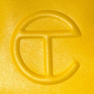 Meet your Posher, Nicole!